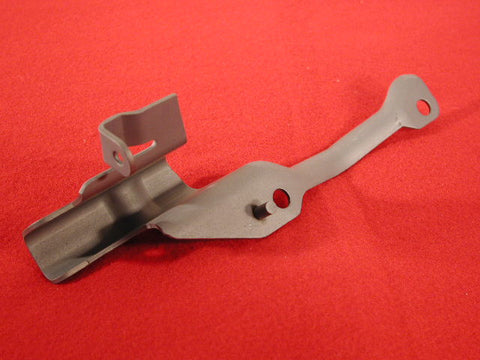 75 - 77 Accelerator Cable Bracket / Product Number: IN282L