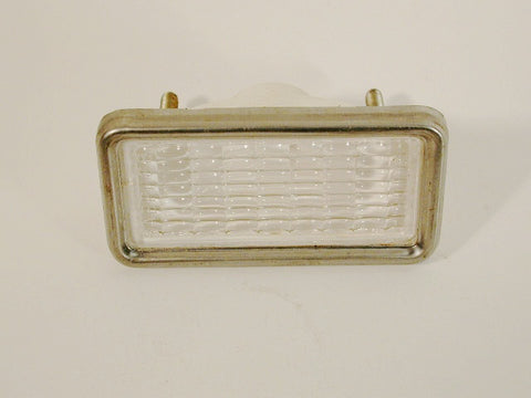 GM-NOS Discontinued Front Side Marker 68 / Product Number: LM101
