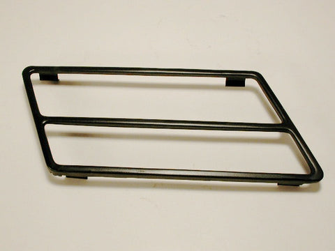 GM-NOS Discontinued Front Right Hand Marker Trim 80-82 / Product Number: LM112R
